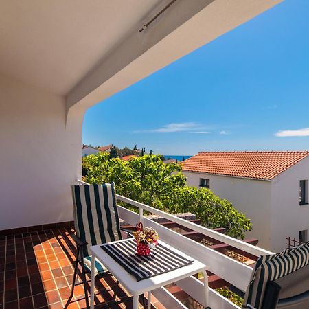 Apartment Tonka *Balcony & Partial Seaview! Krk Town Eksteriør bilde